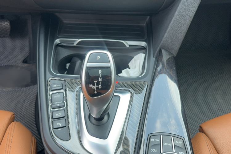 Used BMW 3 Series GT 2018 330i xDrive M Sport Edition Gear Lever