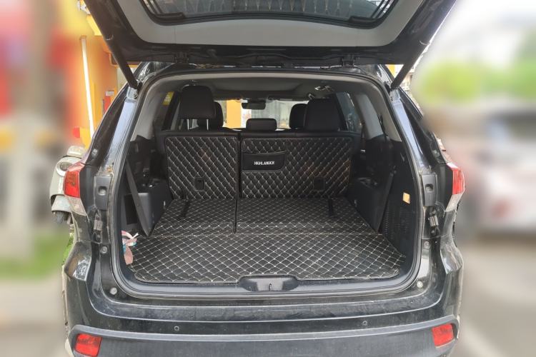 Used Toyota Highlander 2018 2.0T Four-Wheel Drive Supreme Edition 7-Seater China VI Trunk