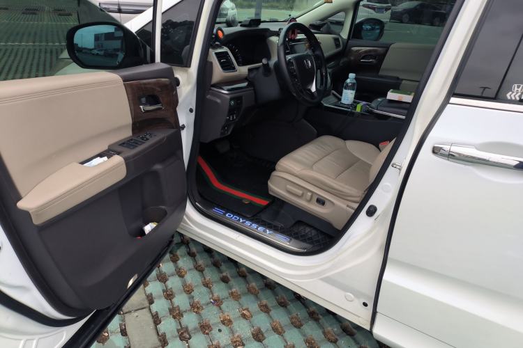 Used Honda Odyssey 2015 Revised 2.4L Luxury Edition