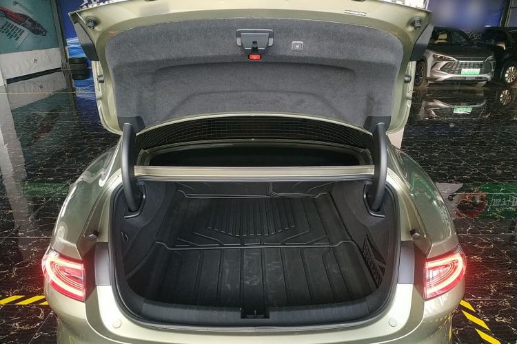 Used Xiaomi Auto SU7 2024 Rear-Drive Long-Range Intelligent Driving Version
