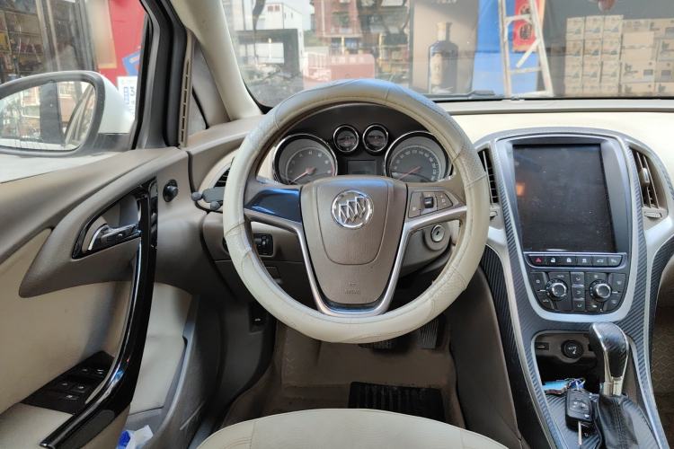 Used Buick GT 2013 GT 1.6L Automatic Fashion Edition Steering Wheel