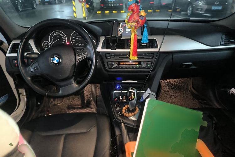 Used BMW 3 Series 2014 320Li Fashion Model Center Console