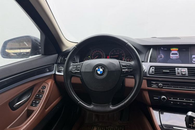 Used BMW 5 Series 2014 520Li Elegant Model Interior 5