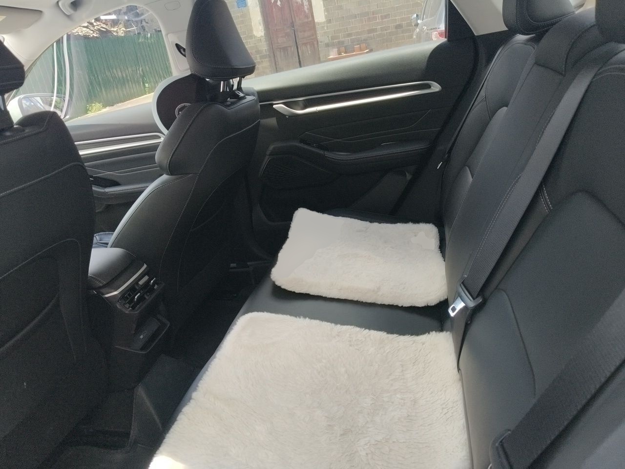 Geely Auto Emgrand 2025 4th Generation 1.5L CVT Luxury Version — снимка 17