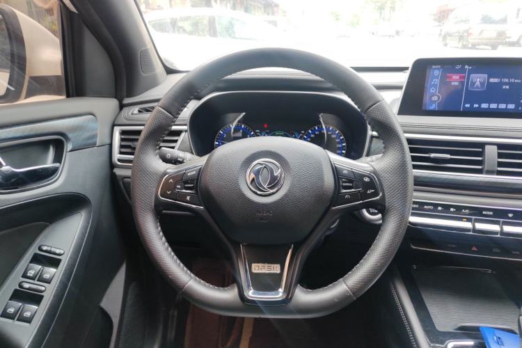Used Dongfeng Fengon 580 New Energy 2019 1.8L PHEV Zhihao Model 7 Seats Steering Wheel