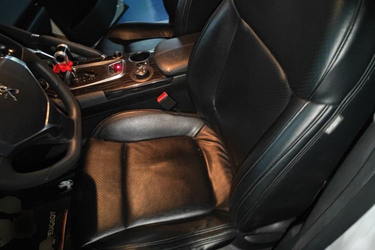 Used Peugeot 3008 2015 1.6THP Automatic Classic Edition
