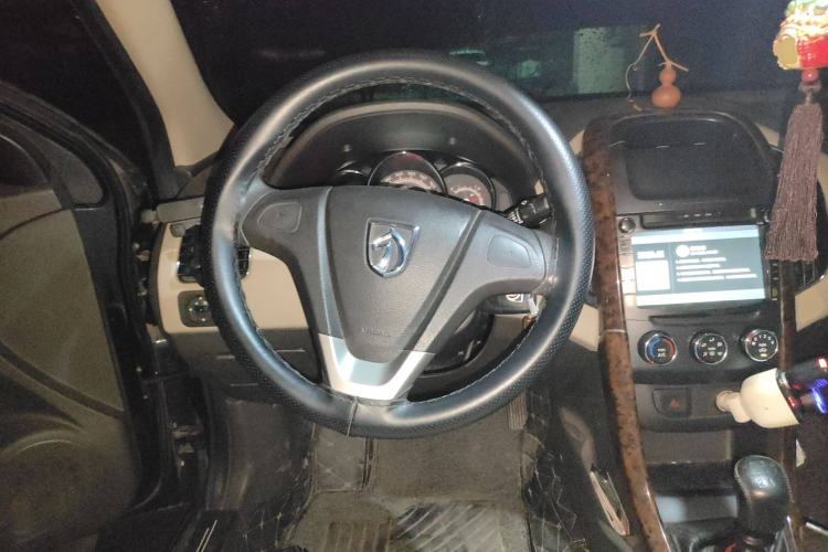 Used Baojun 630 2013 1.8L manual Comfort trim level