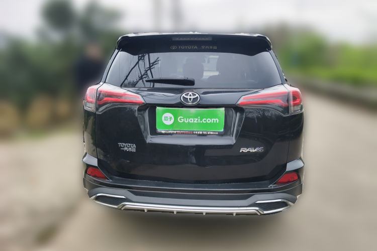 Used Toyota RAV4 2019 2.0L CVT Two-Wheel Drive Luxury Version China VI Standard