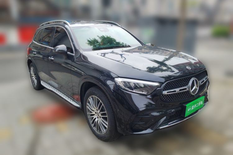 Used Mercedes-Benz GLC 2025 Refreshed GLC 300 L 4MATIC Dynamic Version 5 Seats Front Right 45 Deg