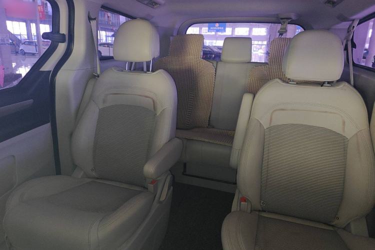 Used SAIC MAXUS G10 2018 PLUS 2.0T Automatic Smart Edition Interior 4