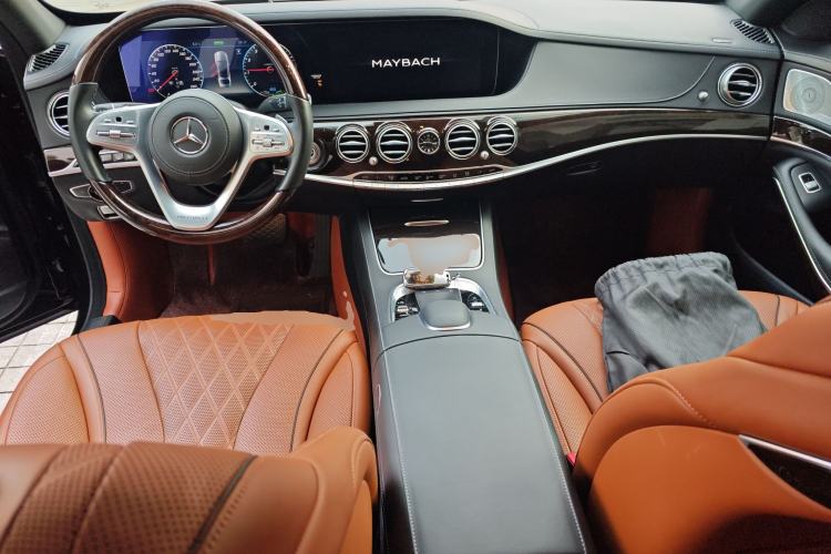 Used Mercedes-Benz Maybach S-Class 2020 S 450 4MATIC Collector's Edition Center Console