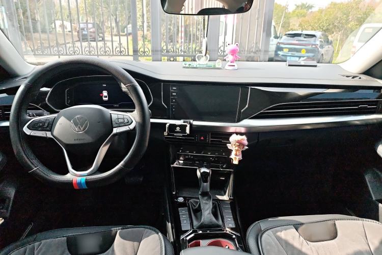 Used Volkswagen Passat 2025 Outstanding Model 380TSI Dragon Glory Edition
