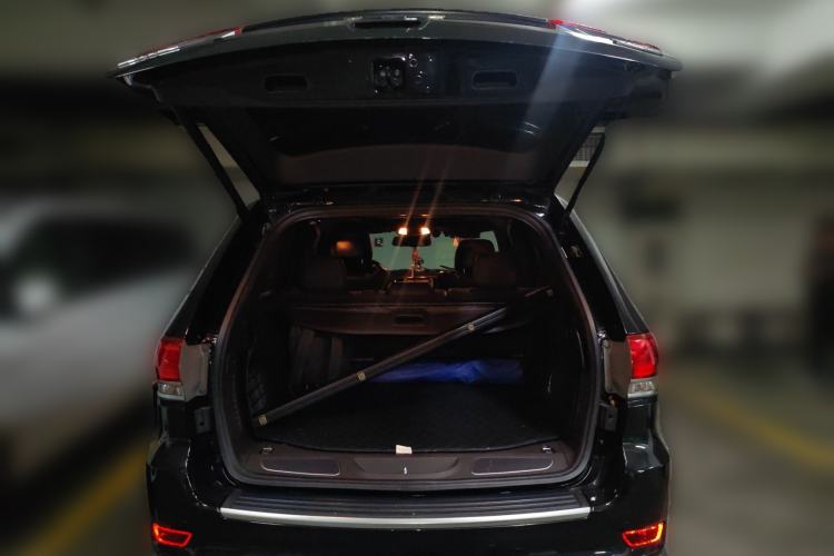 Used Jeep Grand Cherokee 2015 3.0L Flagship Prestige Edition Trunk