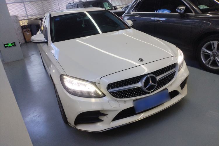 Used Mercedes-Benz C-Class 2020 C 200 L Fashion Edition Sport Version Front Right 45 Deg