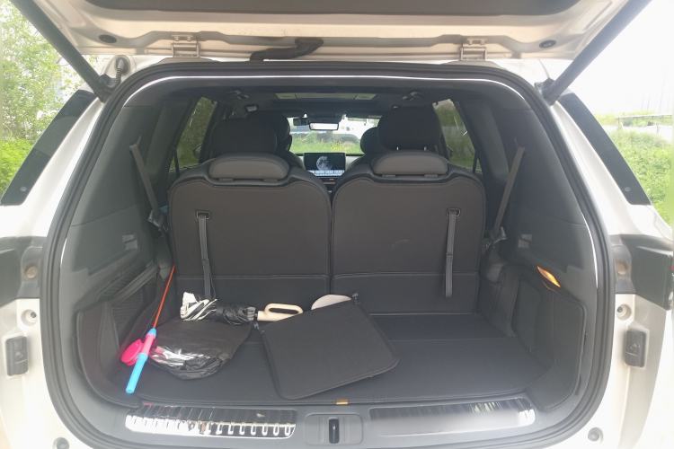 Used Dongfeng eπ eπ008 2024 210Max Range-Extended Version 6 Seats Trunk