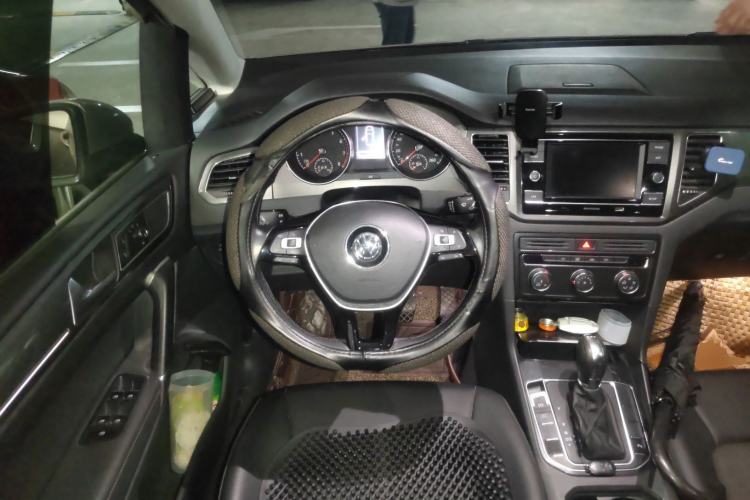 Used Volkswagen Golf Sportsvan 2018 230TSI Automatic Trend Edition Steering Wheel