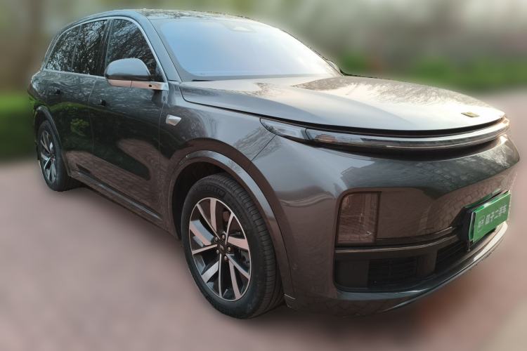 Used Li Auto L8 2023 Pro Model Front Right 45 Deg