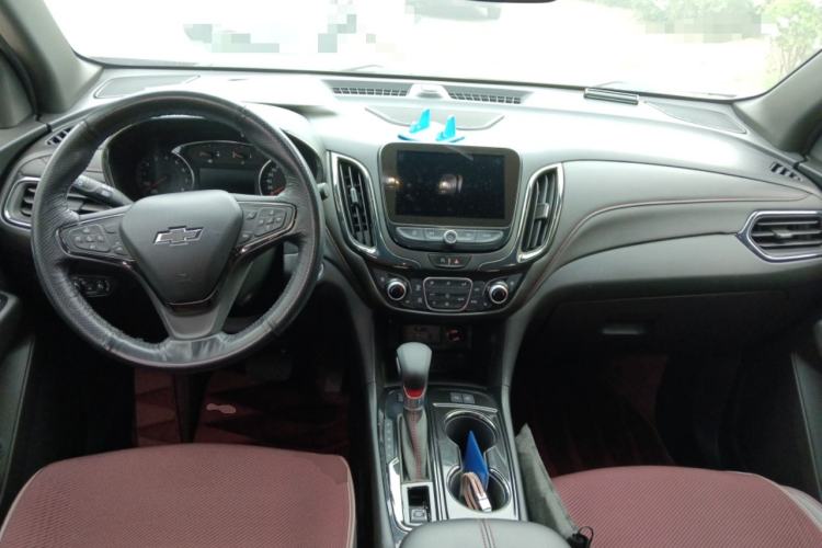 Used Chevrolet Equinox 2021 550T RS Four-Wheel Drive Intelligent Guardian Edition Center Console