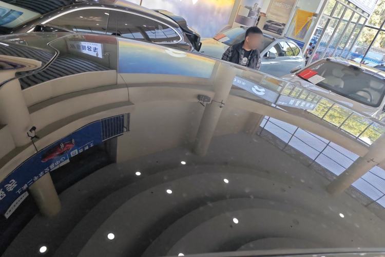 Used Nio ET9 2025 100kWh Signature Edition
