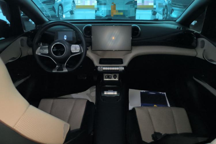 Used BYD Dolphin 2023 420 km Fashion Edition
