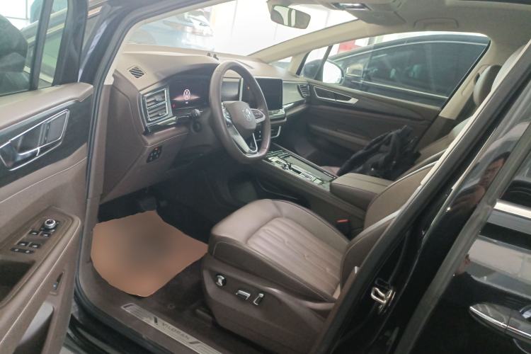 Used Volkswagen Viloran 2024 330TSI Luxury Edition
