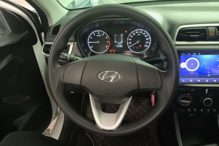 Used Hyundai Verna (older generation) 2017 1.4L Manual Refreshed Version China V Standard