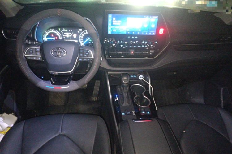 Used Toyota Highlander 2022 Dual-Engine 2.5L Four-Wheel Drive Prestige Version 7 Seats