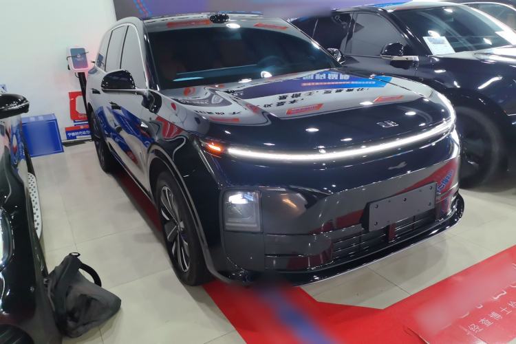 Used Li Auto L6 2025 Pro Smart Refresh Edition Front Right 45 Deg