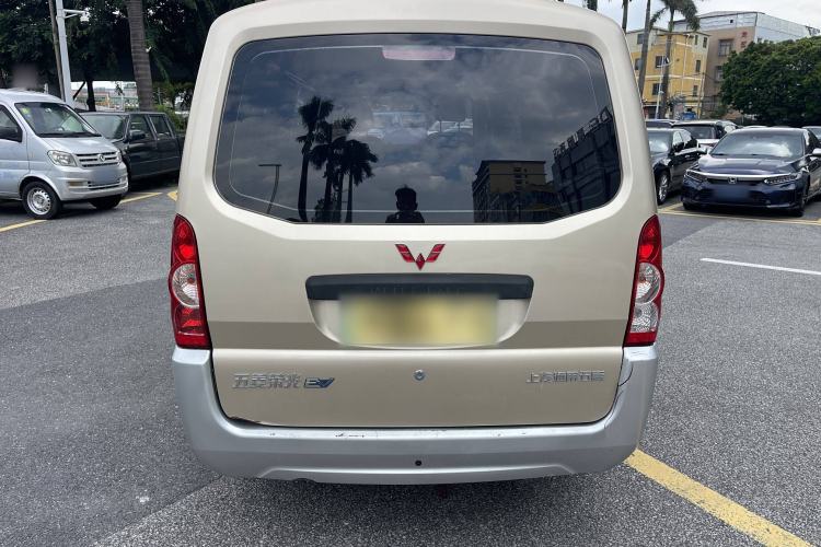 Used Wuling Rongguang EV 2022 Basic Passenger Bus Powered by Penghui Battery
