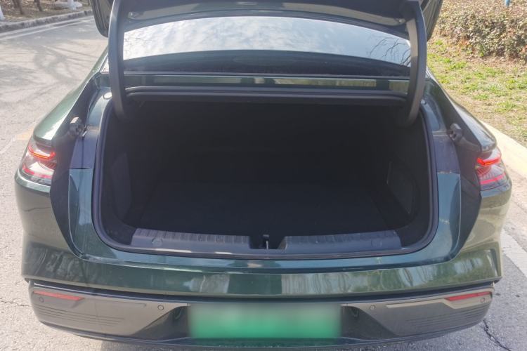 Used Geely Galaxy Galaxy 8 2025 130km EM-P Starship Edition
