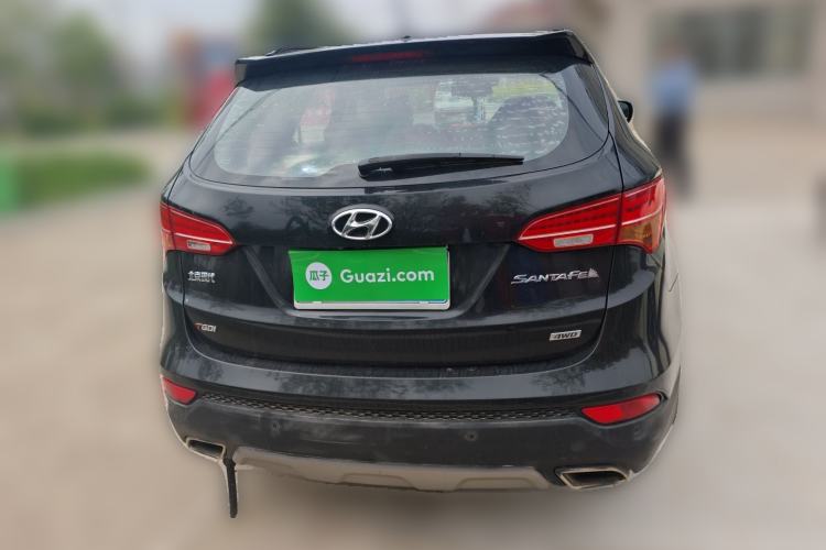 Used Hyundai Santa Fe 2013 2.0T Automatic All-Wheel Drive Top Trim Rear