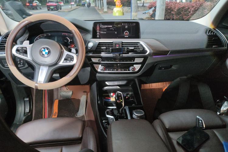 Used BMW X3 2021 xDrive28i Luxury Package Center Console