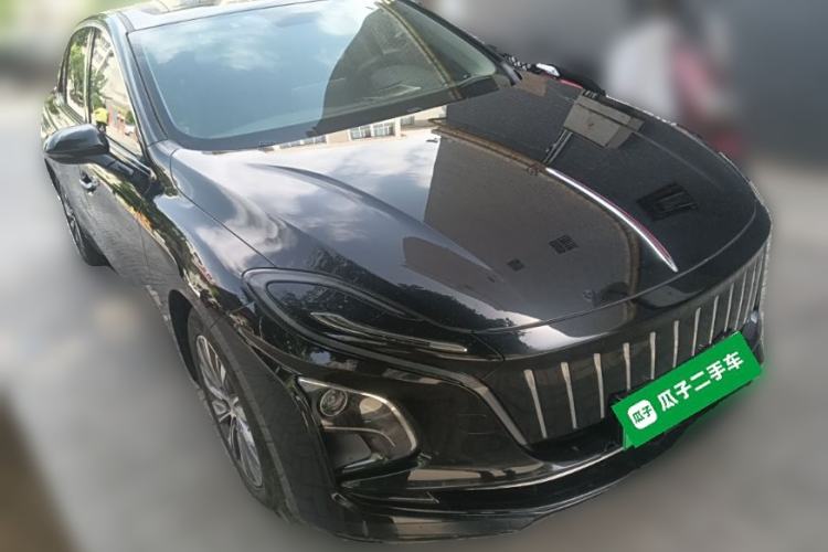 Used Hongqi E-QM5 2022 431 km Charge & Enjoy Edition Front Right 45 Deg