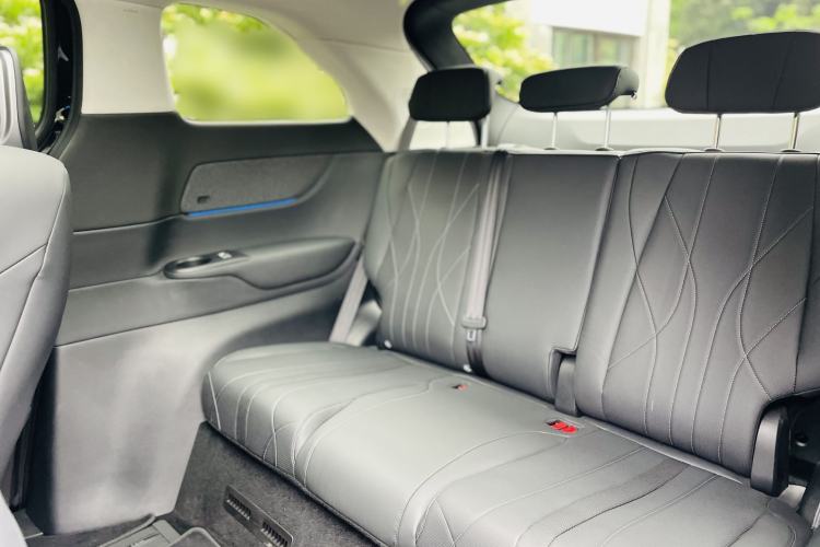 Used XPeng X9 2024 702 Ultra-Long Range Pro
