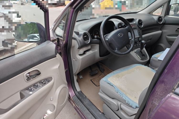 Used Kia Carens 2011 2.0L 7-Seater Automatic Standard Edition
