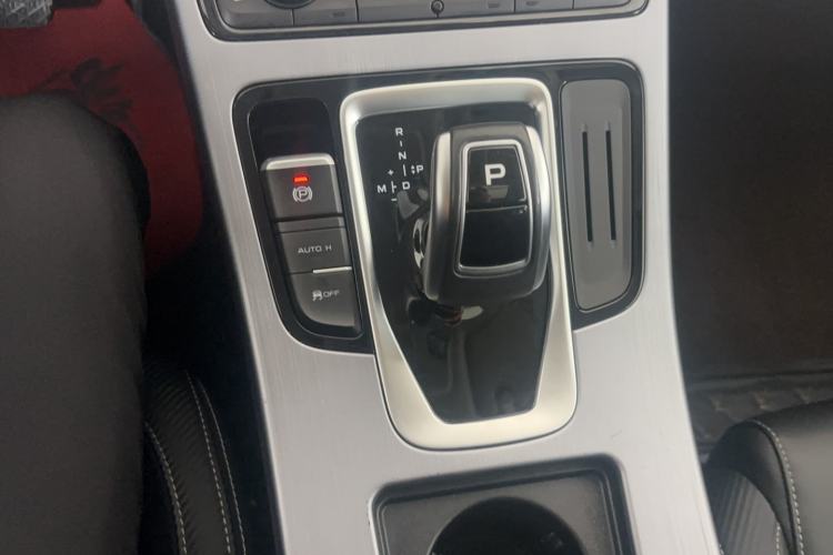 Used Geely Auto Emgrand X7 Sport 2021 Million Edition 1.8TD DCT Two-Wheel Drive Comfort Model Gear Lever