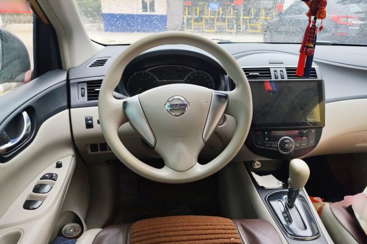 Used Nissan Tiida 2013 1.6L CVT Cool Cafe Edition Steering Wheel