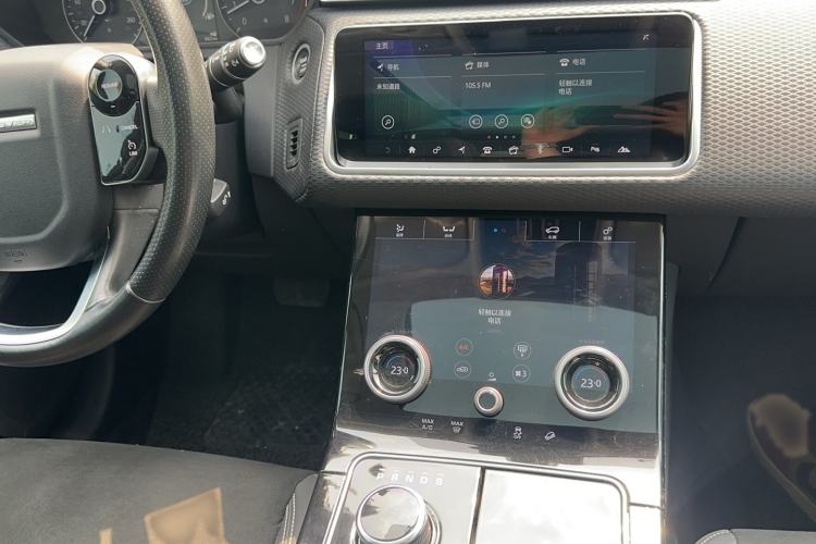 Used Land Rover Range Velar 2019 250 PS Audio And AC Panel