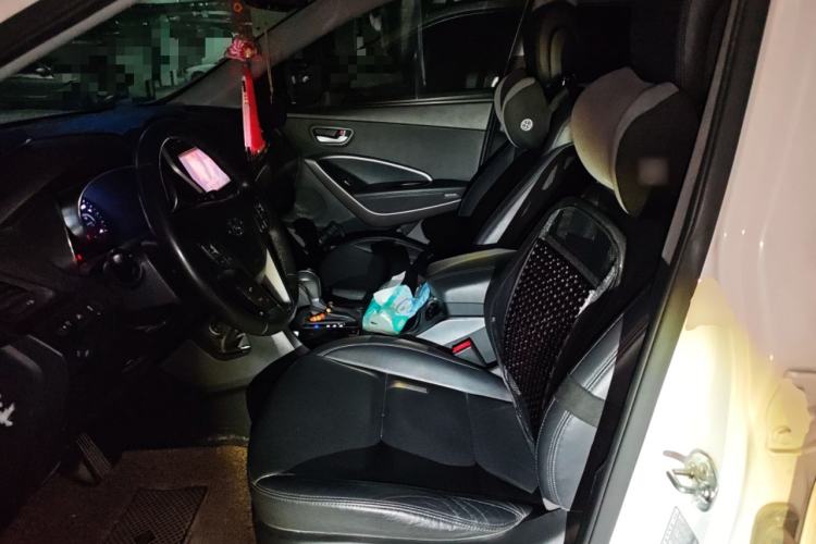 Used Hyundai Santa Fe 2015 2.0T Automatic Two-Wheel Drive Smart Version 5 Seats