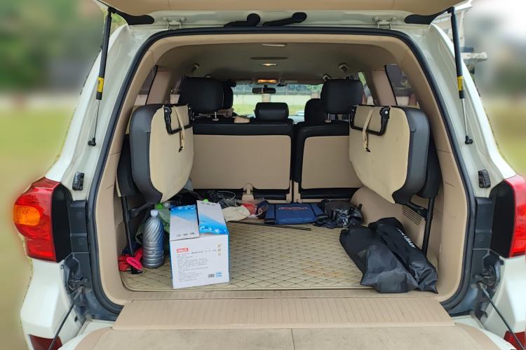 Used Toyota Land Cruiser 2015 4.0L 5-Seater Middle East Version
