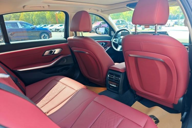 Used BMW i3 2024 eDrive 35 L
