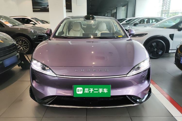 Used Hima Luxeed S7 2025 785 km Ultra Front