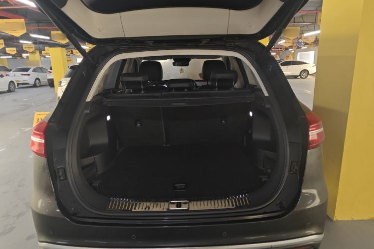 Used Hongqi HS5 2022 Revised Version 2.0T Smart Connect Flagship Edition Trunk