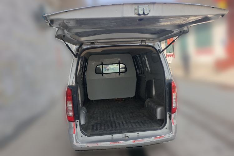 Used Wuling Hongguang V 2022 1.5L Jingqu Edition Enclosed-Window Vehicle with Hydraulic Power Steering LAR Trunk