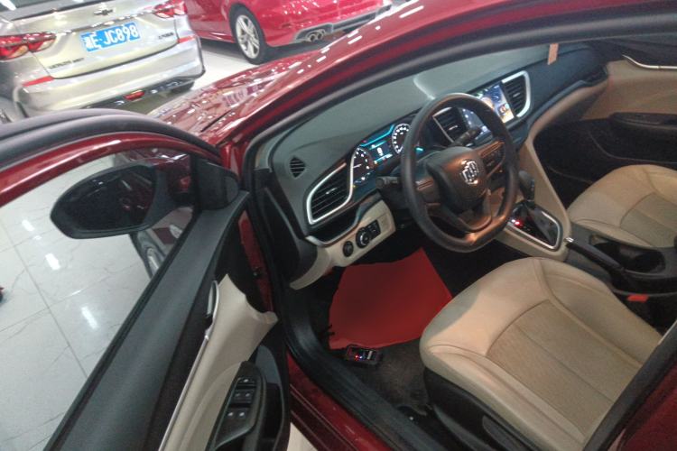 Used Buick GT 2017 15N Automatic Elite Version Driver Seat