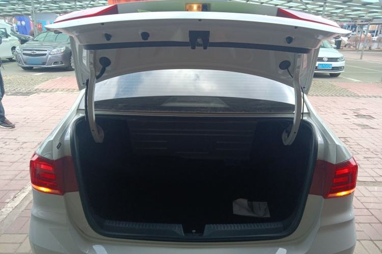 Used Volkswagen Santana 2018 1.5L Manual Fashion Edition Trunk