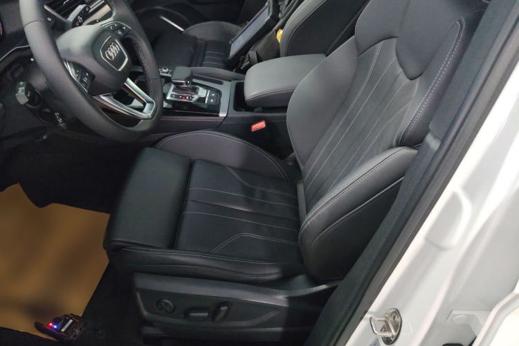 Used Audi Q5L 2022 40T Fashionable and Dynamic Model
