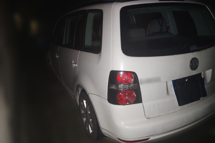 Used Volkswagen Touran 2018 Volkswagen Touran L 1.6L Manual Trend Edition Rear Left 45 Deg