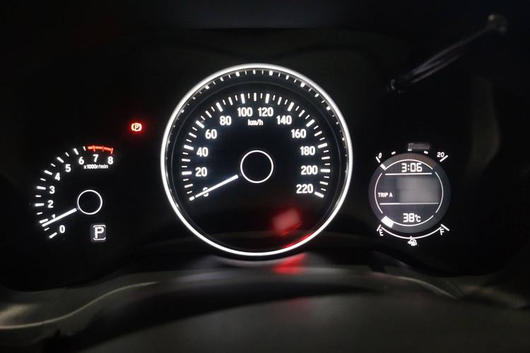 Used Honda Vezel 2017 1.8L CVT Front-Wheel Drive Pioneer Edition