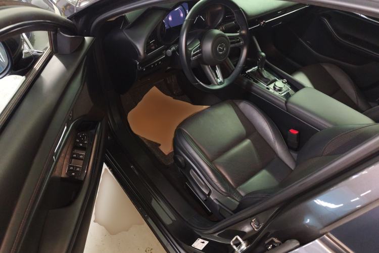 Used Mazda 3 Axela 2020 2.0L Automatic Zhiya Edition Driver Seat